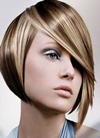  dla kobiet  fryzura z grzywką uczesanie z włosów krótkich, zdjęcia fryzur  numer fotografii to  27